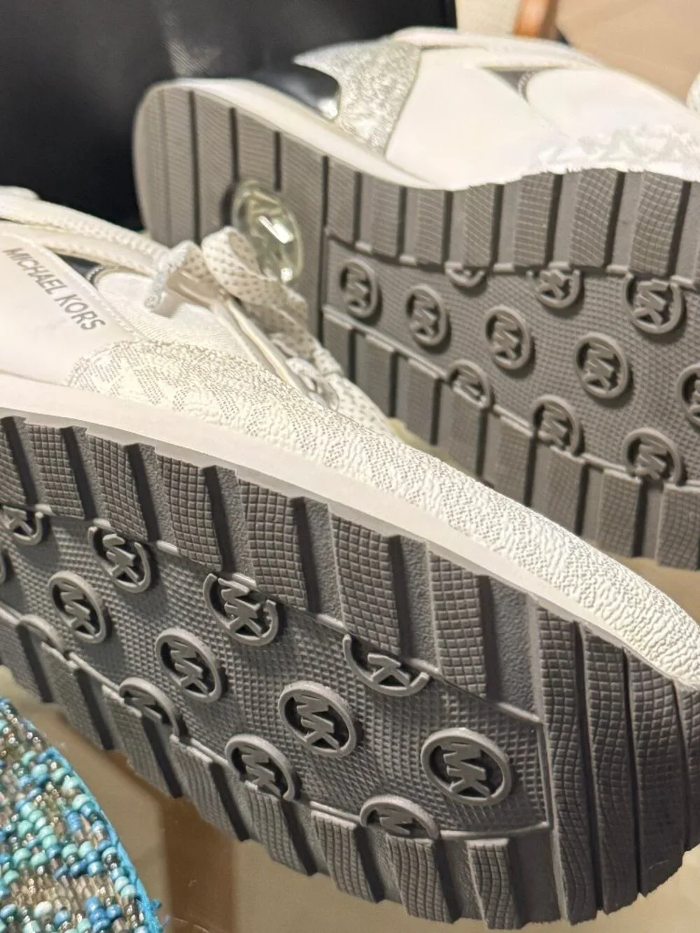 Michael Kors Wilma Trainer - Picture 3 of 6